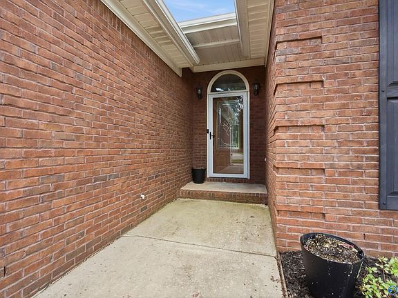5th image of 139 Castlehill Dr