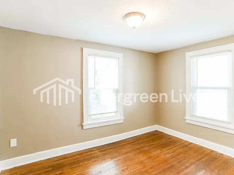 731 Malvern Ave — Photo 11