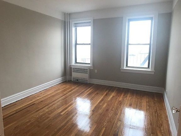 3rd image of 2598 36th St APT 4J