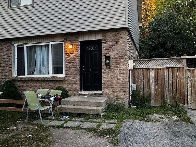 32 Elvira Cres — Photo 7