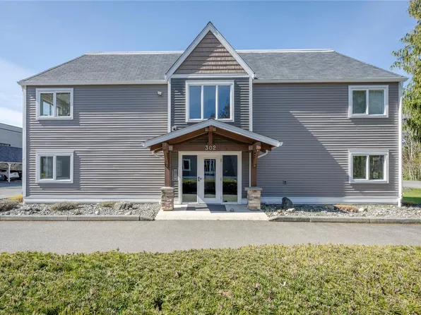 302 Village Way #101, Qualicum Beach, BC V9K 2H8