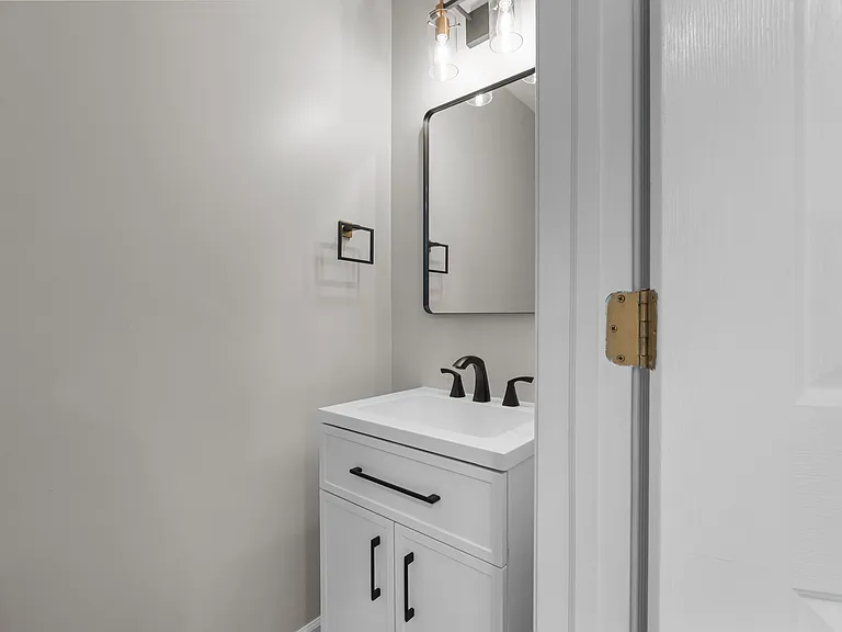 115 Goldfinch Ct #237 — Photo 4