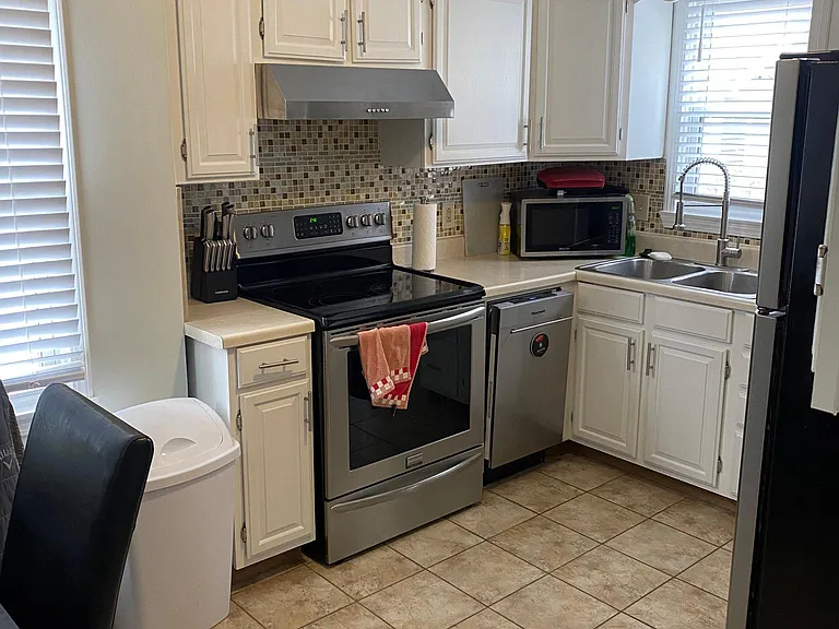 2607 Rochester Rd — Photo 10