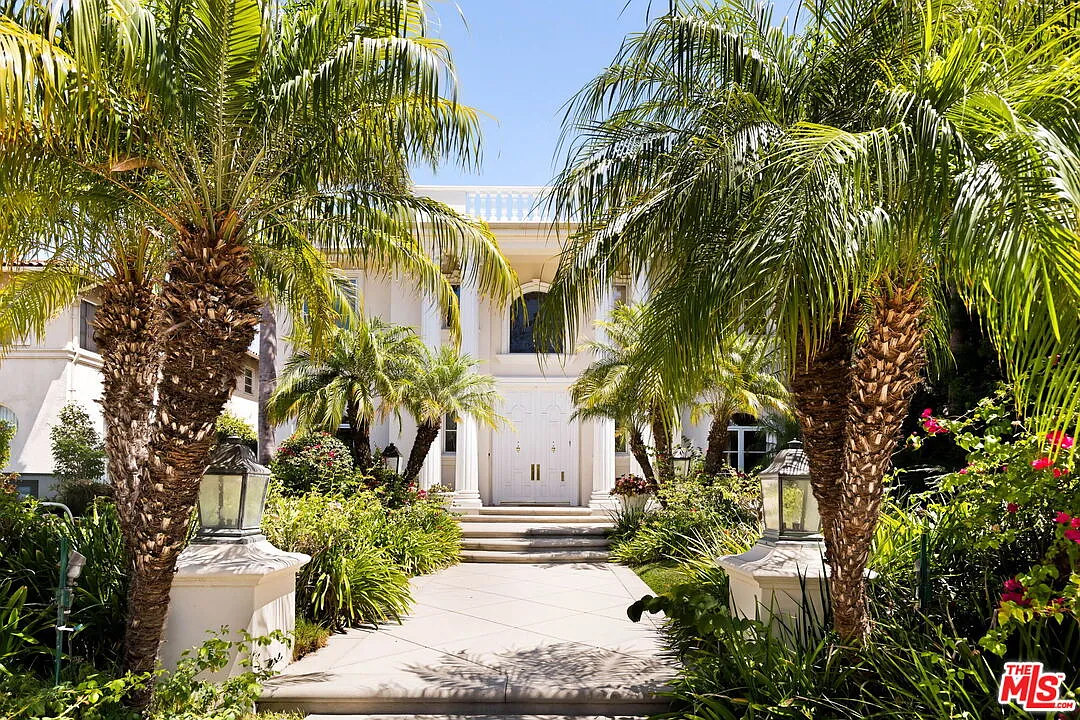 5 bed, 5.5 bath, 5320 sqft, $25,000 — Photo 2