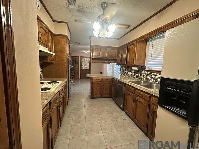 4 bed, 2790 sqft, $2,600 — Photo 2