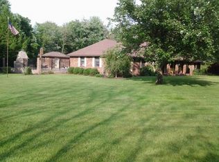 12 Sylvan Heights Dr, New Castle, PA 16101