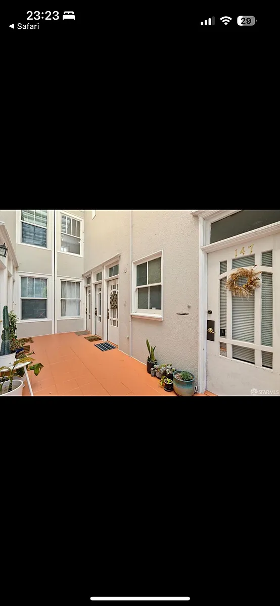 Building Photo - 151 Ashbury St