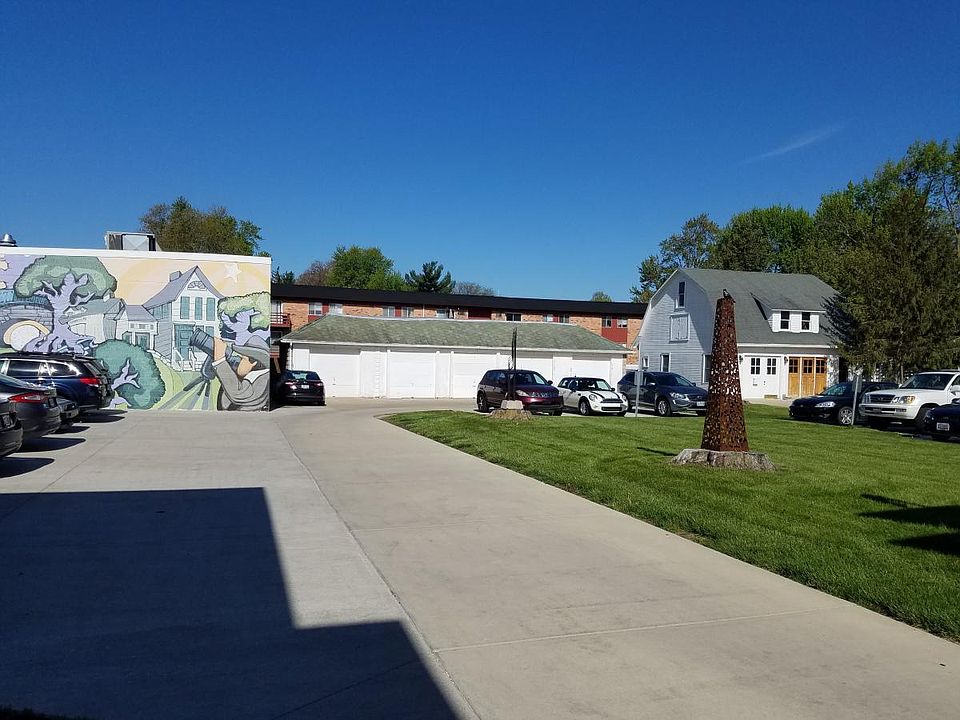 2nd image of 5705 Main St