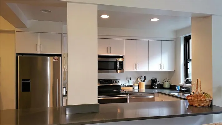 Rented by William Raveis Real Estate | media 7