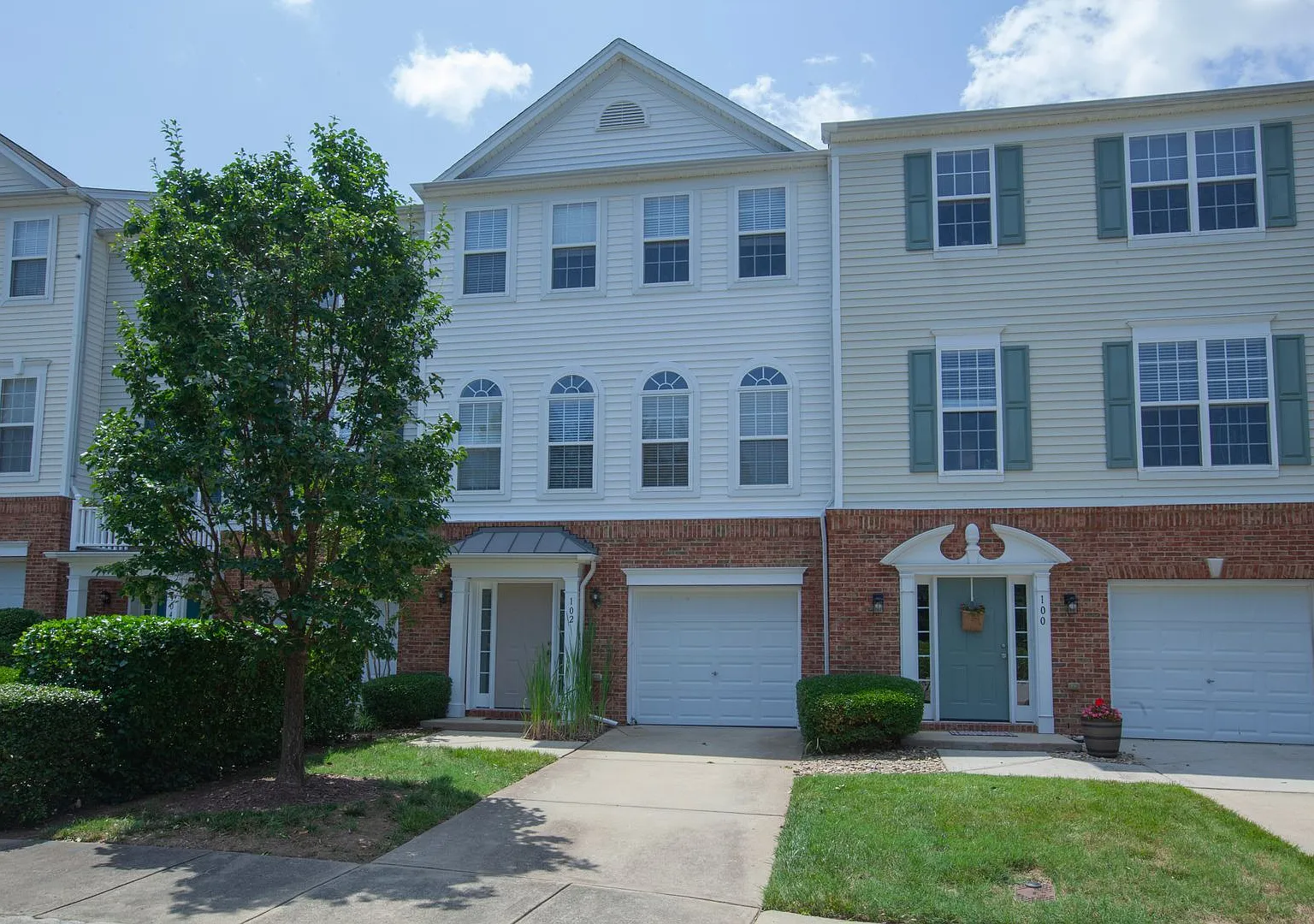 2 Bedroom 2.5 Bath with Lake View in Morrisville, NC! — Photo 1
