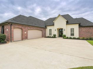 1223 Rue Blakeney, Lake Charles, LA 70611