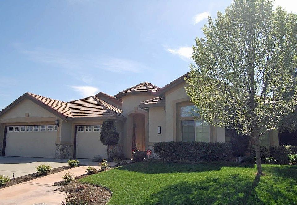 1st image of 711 Fountain Dr