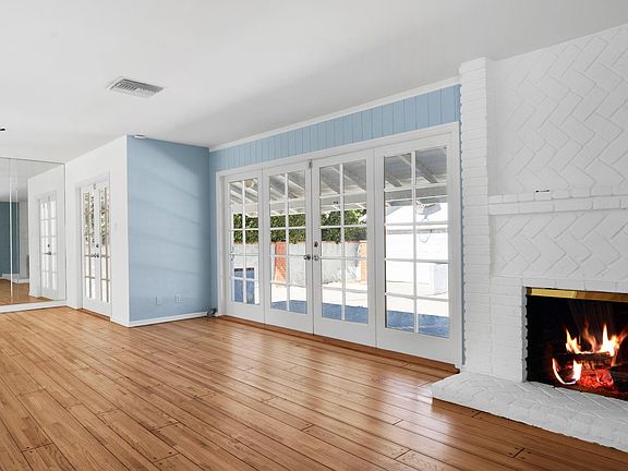 4th image of 19020 Miranda St