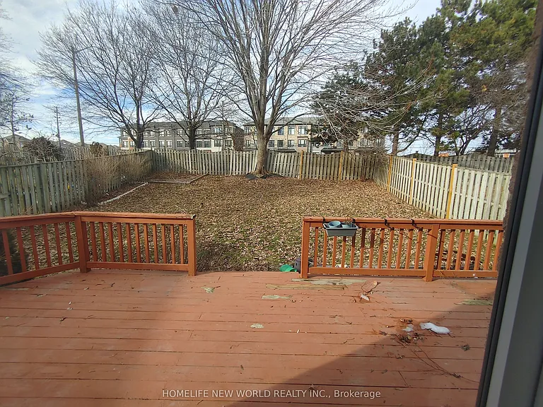 50 Michener Cres — Photo 25