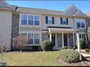 642 Royal View Dr #642, Lancaster, PA 17601