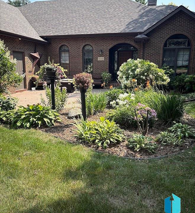 1st image of 1001 E Ridge Rd