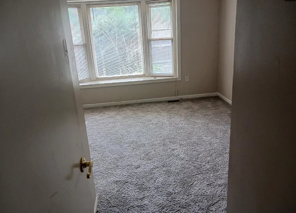 3 bed, 1300 sqft, $1,750 — Photo 4