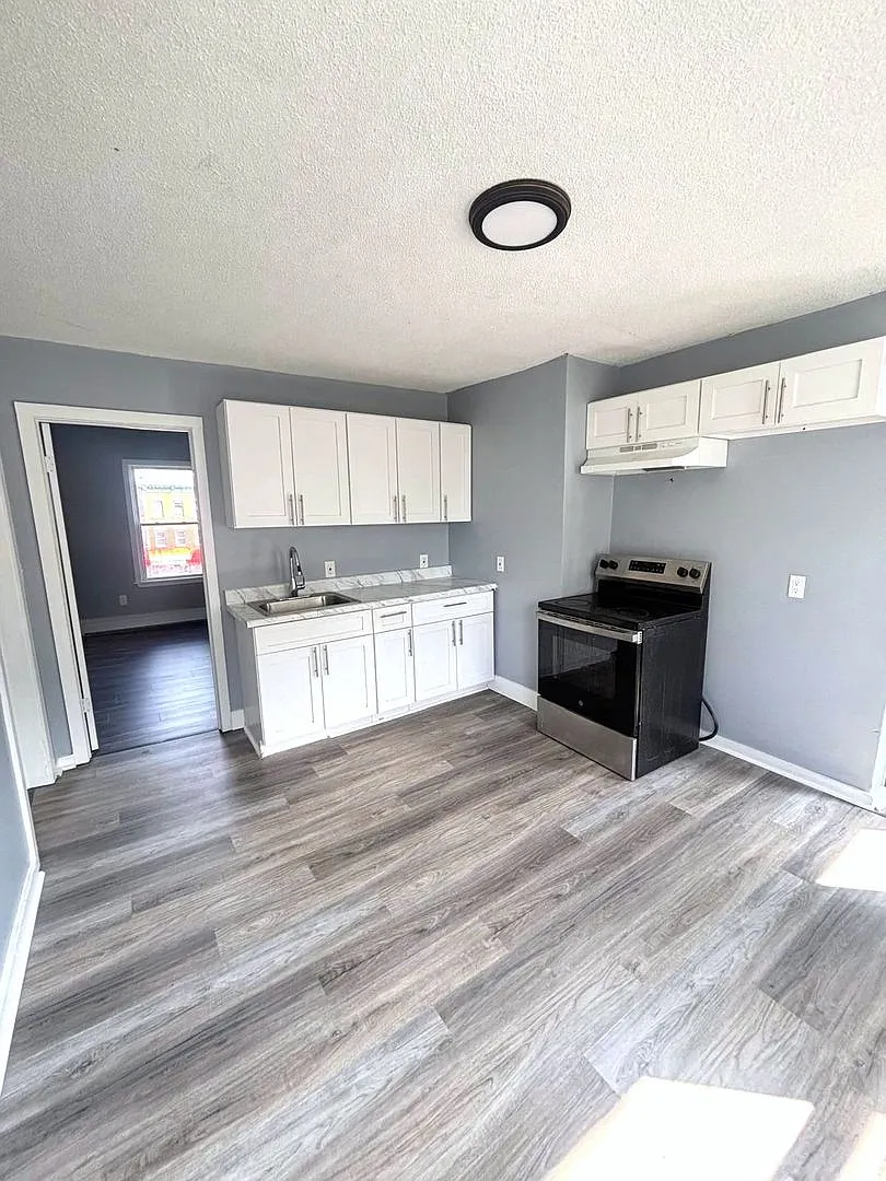 56 Judson Street — Photo 3
