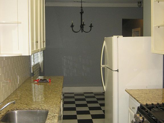 5th image of 111 Essex St