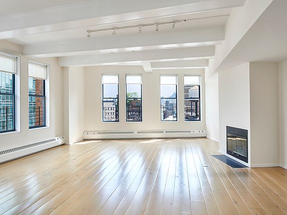 3rd image of 21 Astor Pl APT 9C