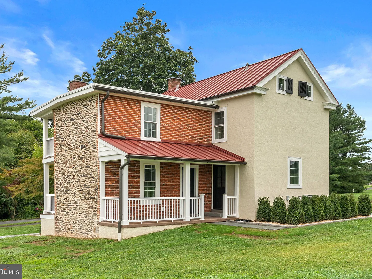 3 bed, 1.5 bath, 1710 sqft, $3,800 — Photo 2