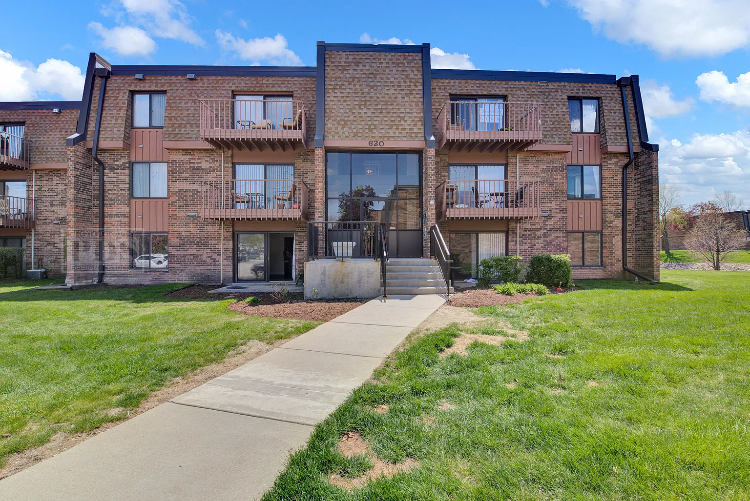 620 Tralee Ct APT 1A photo 1