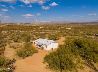 1197 W Hummingbird Ln, Benson, AZ 85602