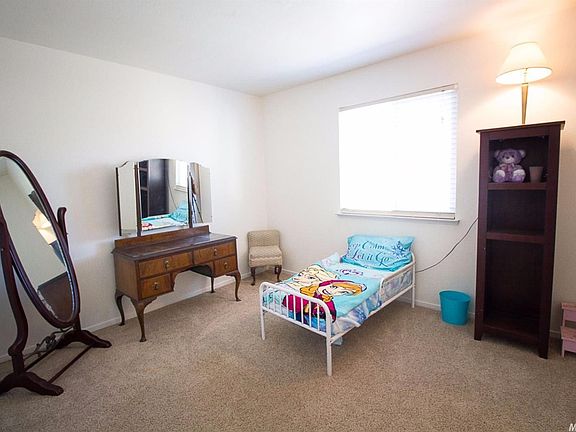 3rd image of 8239 Westport Cir