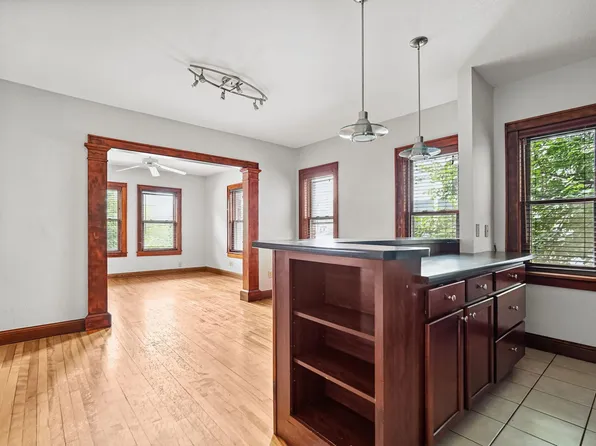 1812 Clinton Ave APT 203, Minneapolis, MN 55404