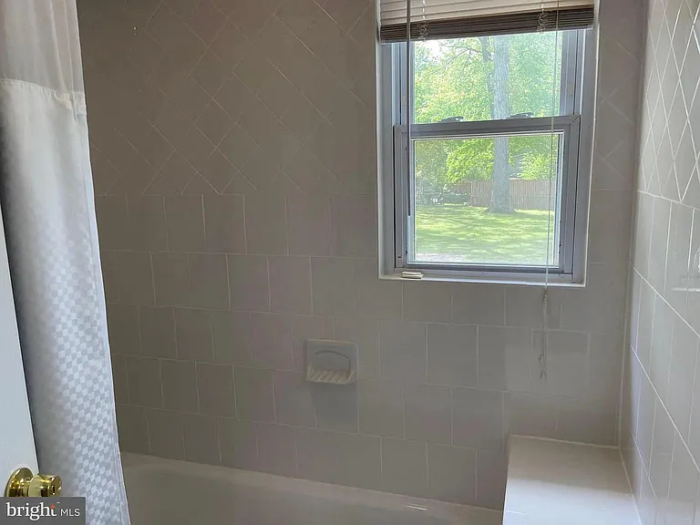 8603 Rugby Rd — Photo 9