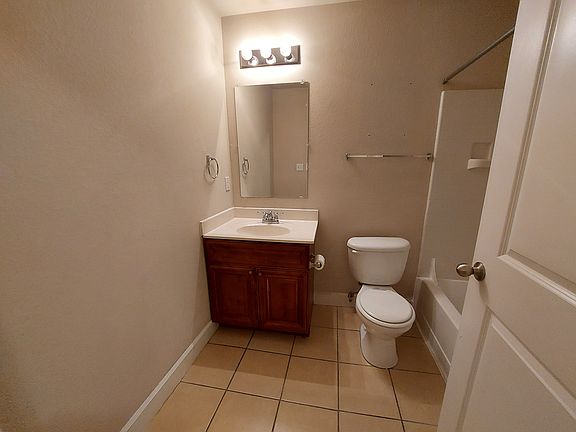 5th image of 1507 Claremont Cir #A
