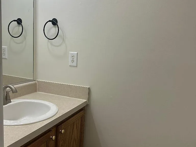 2416 Casey Ct — Photo 11