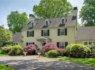 16 Pheasant Hill Ln, Glen Head, NY 11545
