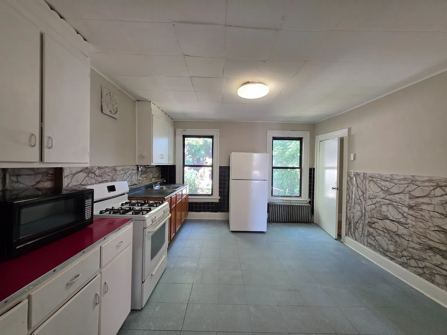 3 bed, $1,950 — Photo 3