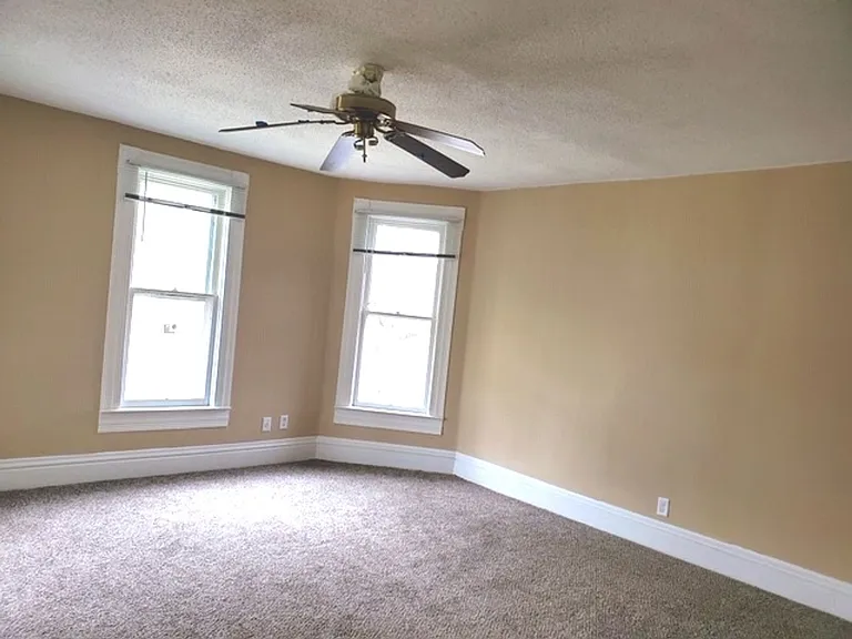 2820 Cottage Grove Ave — Photo 14