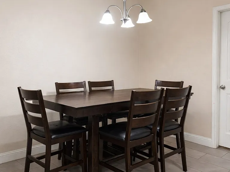 1315 Yellow Rose Ct — Photo 5