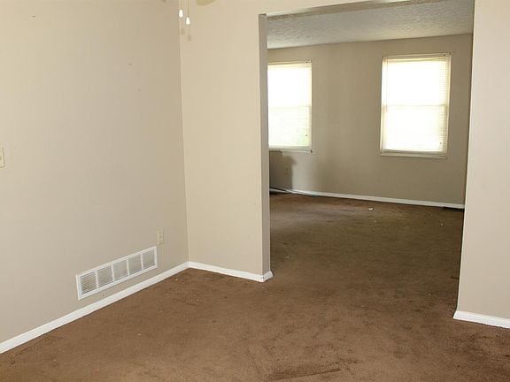 4th image of 1451 Longacre Dr