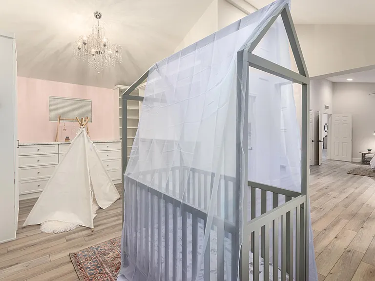 5009 E Le Marche Ave — Photo 20
