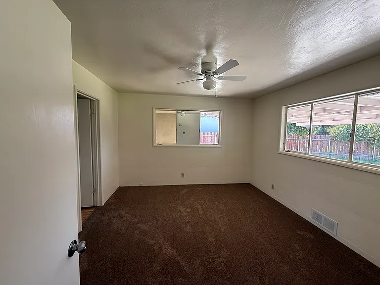 1271 Slaughter Ave — Photo 8
