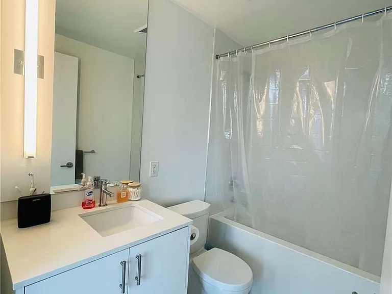 180 Veterans Dr #303 — Photo 30