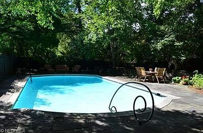 5th image of 2590 Fairmount Blvd