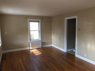 30 Franklin St, Wrentham, MA 02093