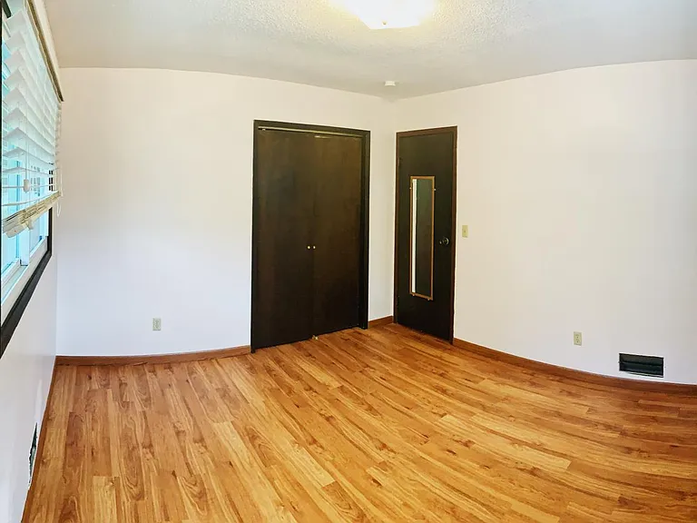 517 Griggs St S — Photo 10