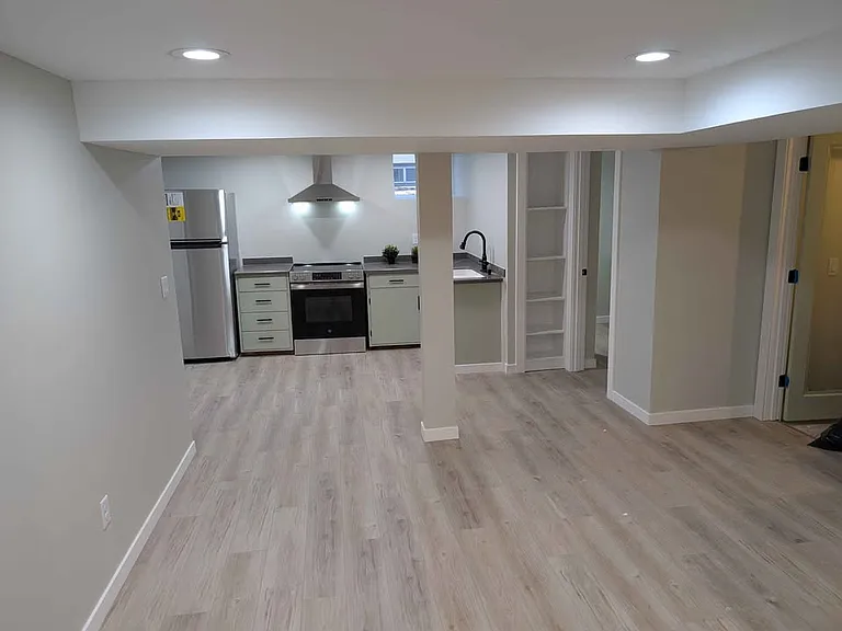 2535 University Ave NE #LL — Photo 13
