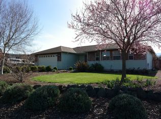 170 Smithfield Dr, Sequim, WA 98382