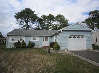 9 Balmoral Ct, Toms River, NJ 08757