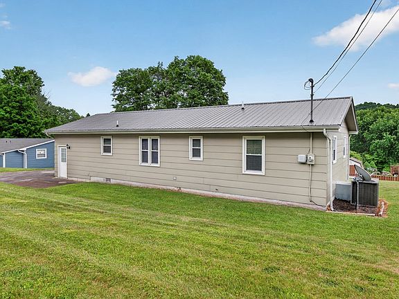 5th image of 25300 Wexmouth Dr