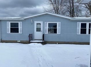 4533 Lake Huron Dr, Standish, MI 48658
