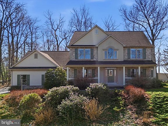 2nd image of 364 Evans Rd