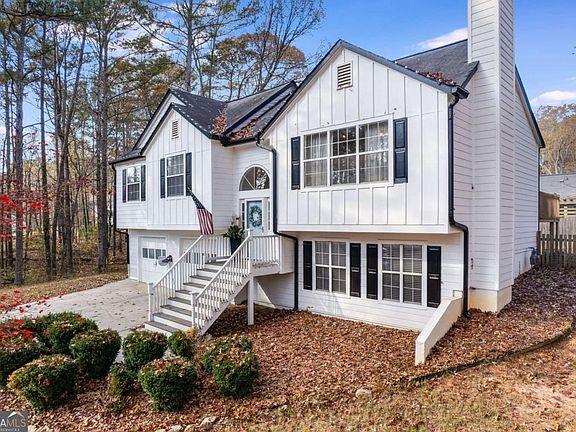 4th image of 384 Springbrooke Trl